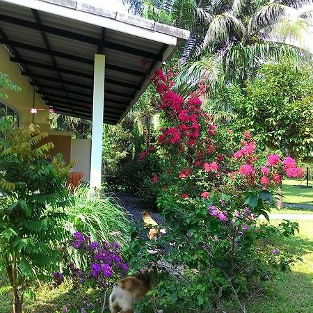 Aathid Garden Khao Lak Villa Bagian luar foto